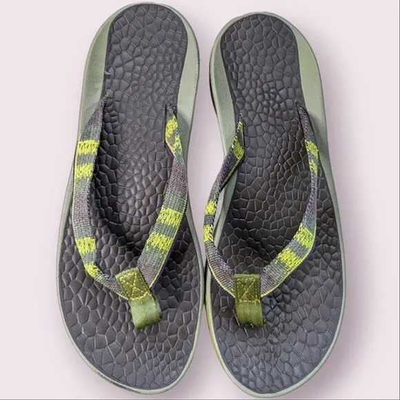 Chaco Lime Olive Green Thong Style Flip Flop Sandals size 9.5 10
