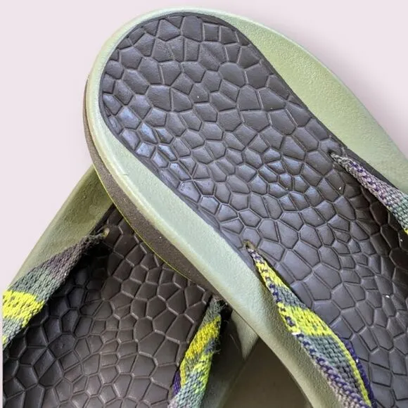 Chaco Lime Olive Green Thong Style Flip Flop Sandals size 9.5 10