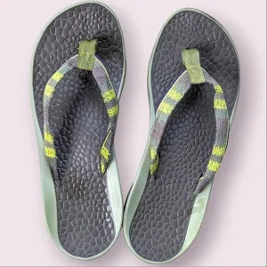 Chaco Lime Olive Green Thong Style Flip Flop Sandals size 9.5 10