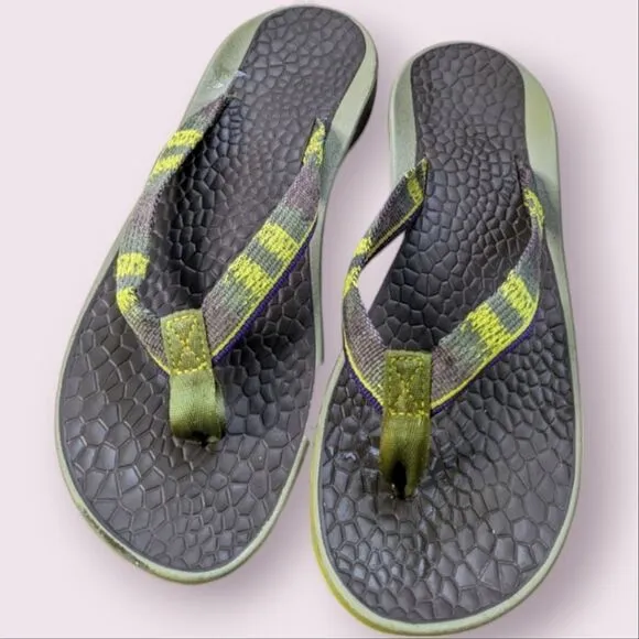 Chaco Lime Olive Green Thong Style Flip Flop Sandals size 9.5 10