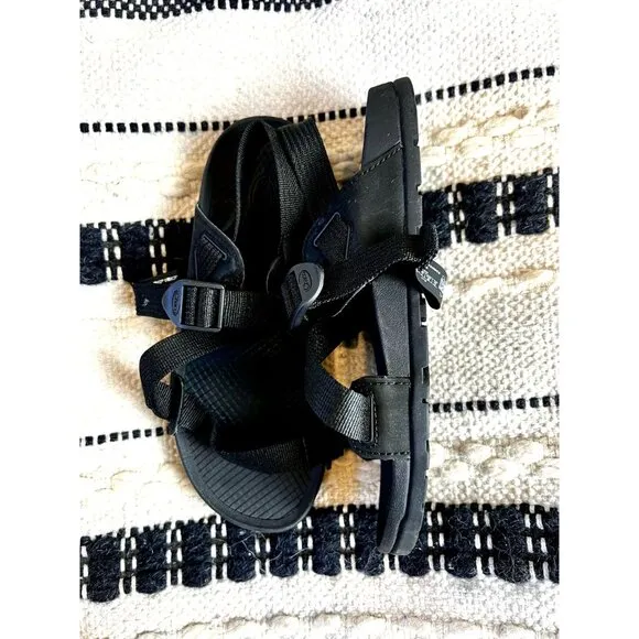 Chaco Men's Lowdown 2 Sport Sandals Sz 11 Black NWOB Travel