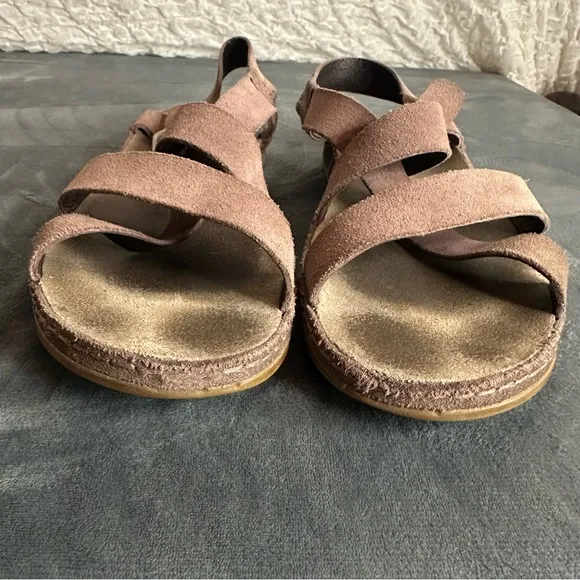 Chaco Wayfarer Suede Sparrow Sandals Size 9