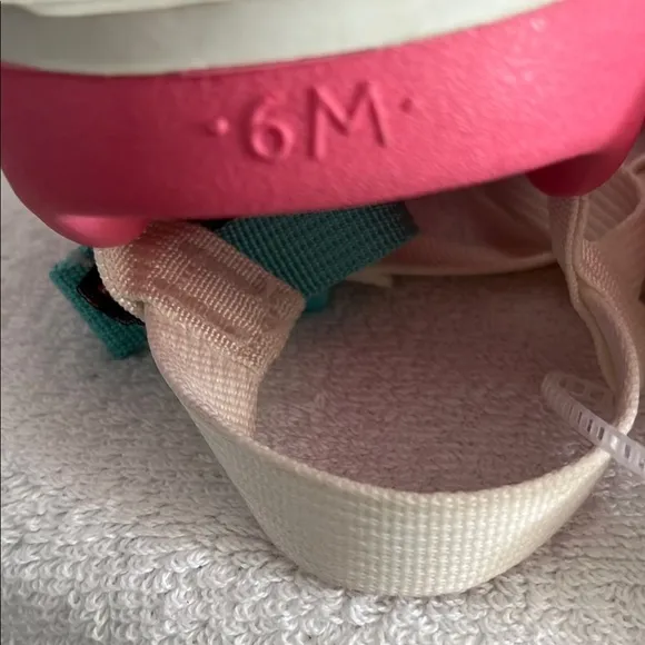 Chaco women Sandals - Pink and White