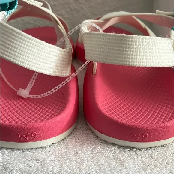 Chaco women Sandals - Pink and White