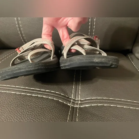 Chaco women’s size 9 adjustable sandals.