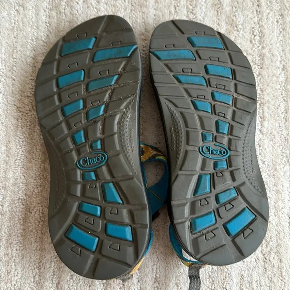 Chaco Z1 Kids Arrowhead Sandals Blue Green Yellow Size 3