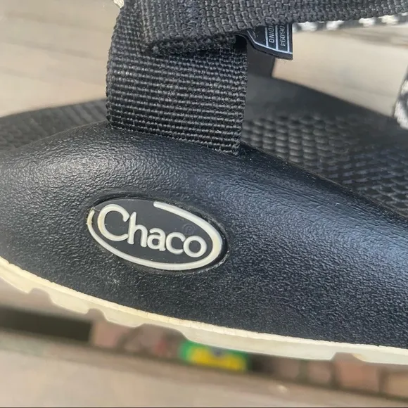 Chaco ZX1 Classic Black White Origami Sandals size 10