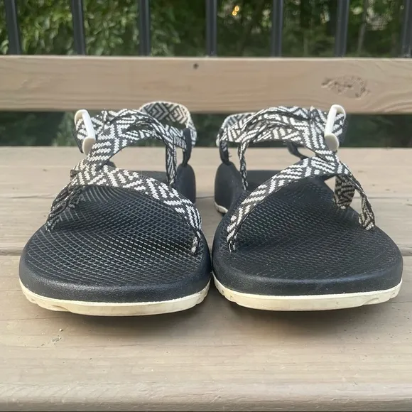 Chaco ZX1 Classic Black White Origami Sandals size 10
