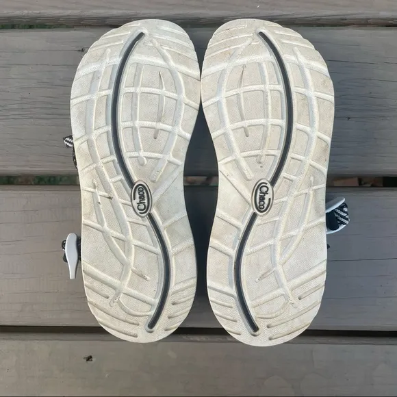 Chaco ZX1 Classic Black White Origami Sandals size 10