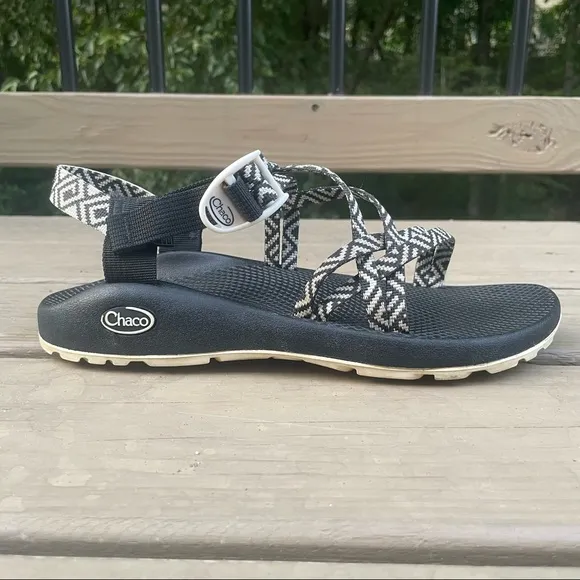 Chaco ZX1 Classic Black White Origami Sandals size 10