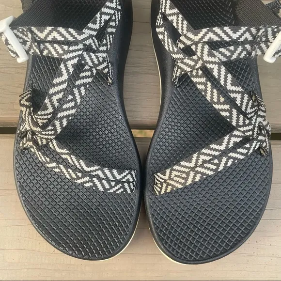 Chaco ZX1 Classic Black White Origami Sandals size 10