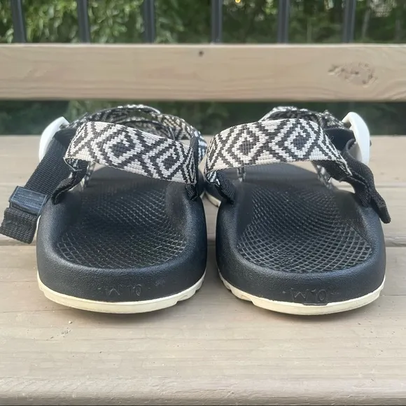 Chaco ZX1 Classic Black White Origami Sandals size 10