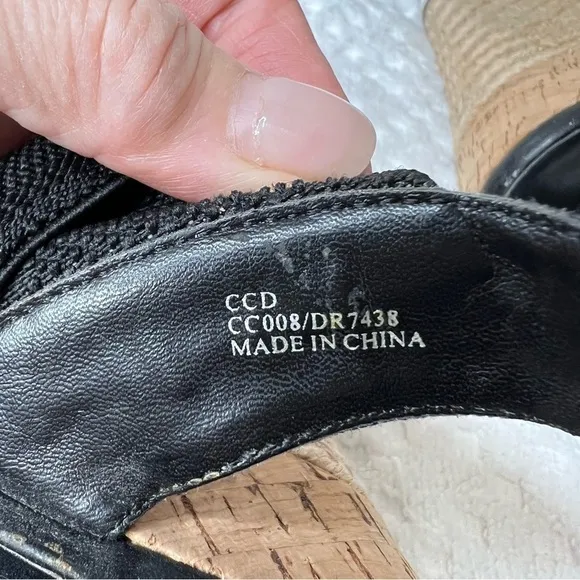 CHARLES BY CHARLES DAVID women’s sandals