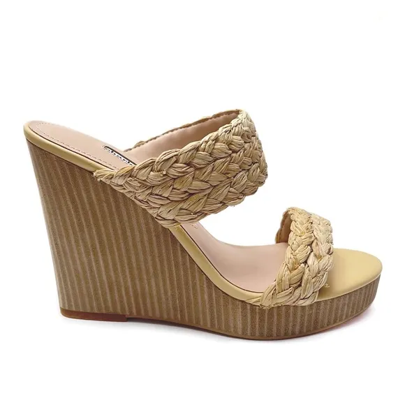 Charles David Tifa Raffia Wedge Natural Size 9.5