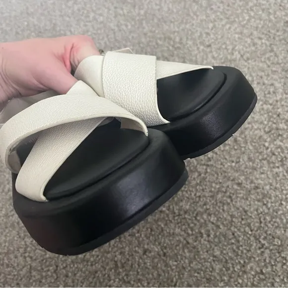 Charlotte Stone Anto Cross Sandals