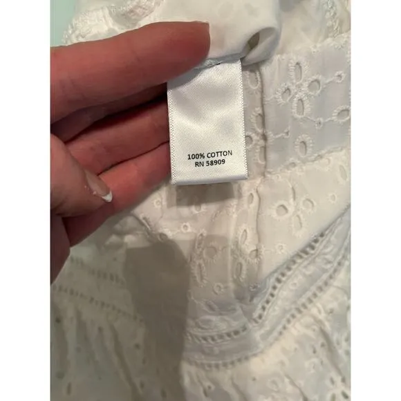Chelsea and Violet Santorini White Eyelet Ruffle Shorts Size Small NEW