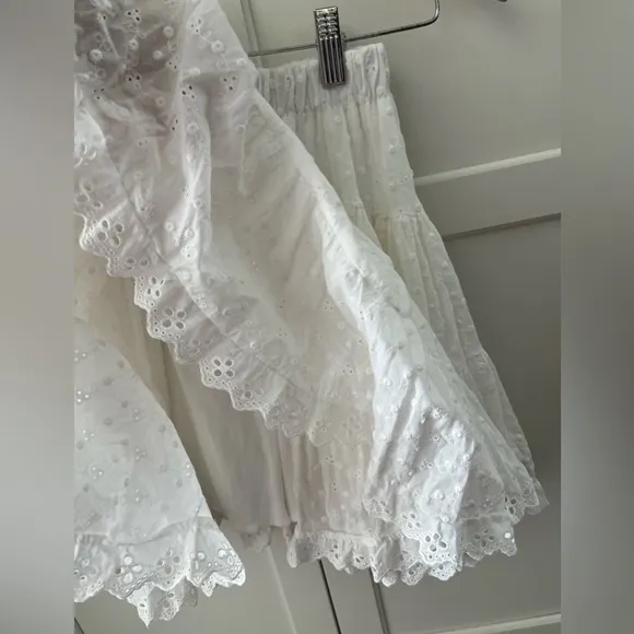 CHICWISH EYELET EMBROIDERED FLARE MINI SKIRT size S/M White