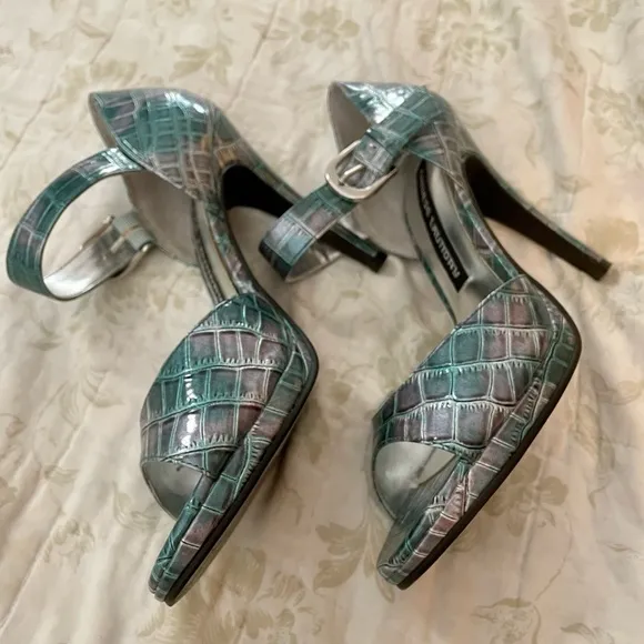 Chinese Lauder Blue Croc embossed sandals 6.5