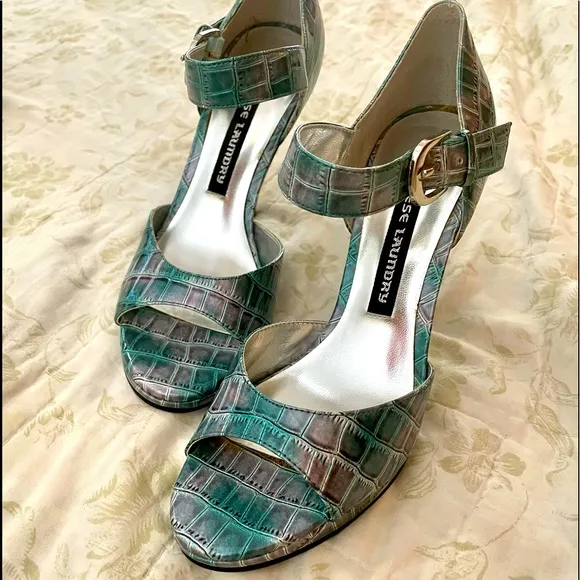 Chinese Lauder Blue Croc embossed sandals 6.5