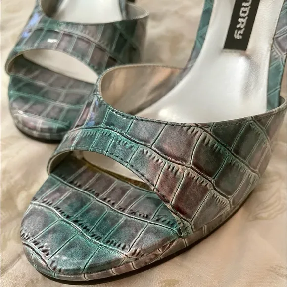 Chinese Lauder Blue Croc embossed sandals 6.5