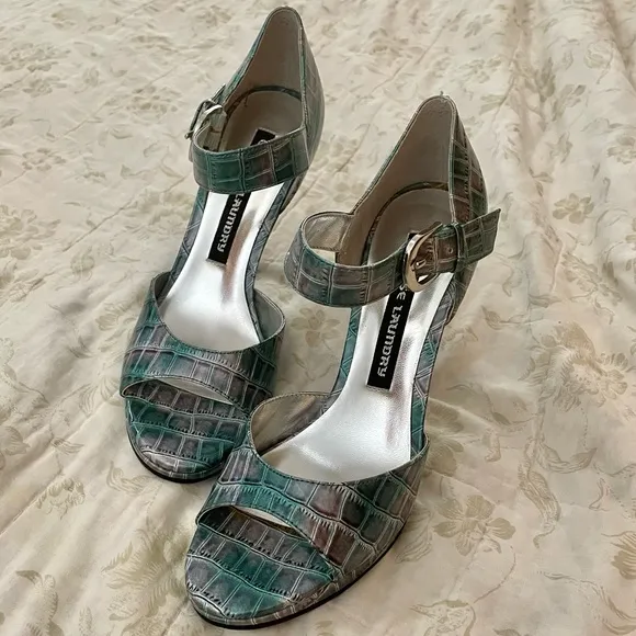 Chinese Lauder Blue Croc embossed sandals 6.5