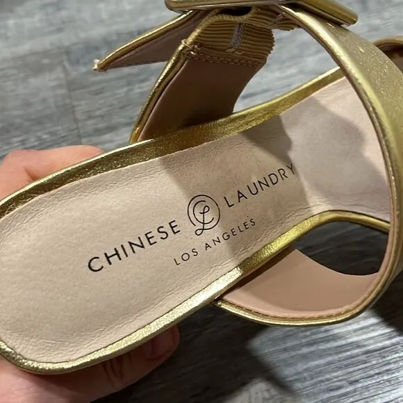 Chinese Laundry NWOB gold buckle heel sandals 7.5