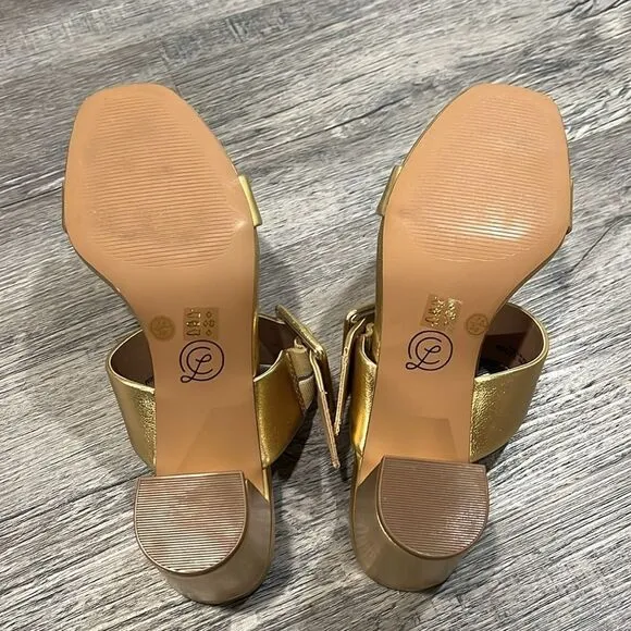 Chinese Laundry NWOB gold buckle heel sandals 7.5
