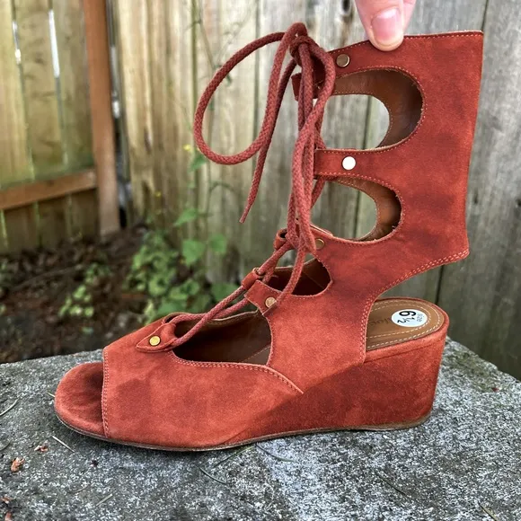 Chloé Foster Cinnamon Suede Gladiator Wedge Sandal 37