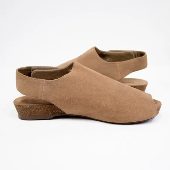 Chocolat Blu Women's Size 7.5 Platform Suede Leather Peep Toe Sandals Neutral
