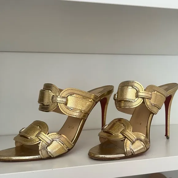 CHRISTIAN LOUBOUTINLame Specchio Balistra 100 Slide Sandals Gold