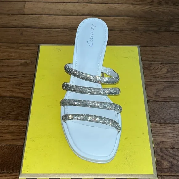 Circus NY by Sam Edelman Heddie Sandals Bright White With Rhinestones Women’s 8