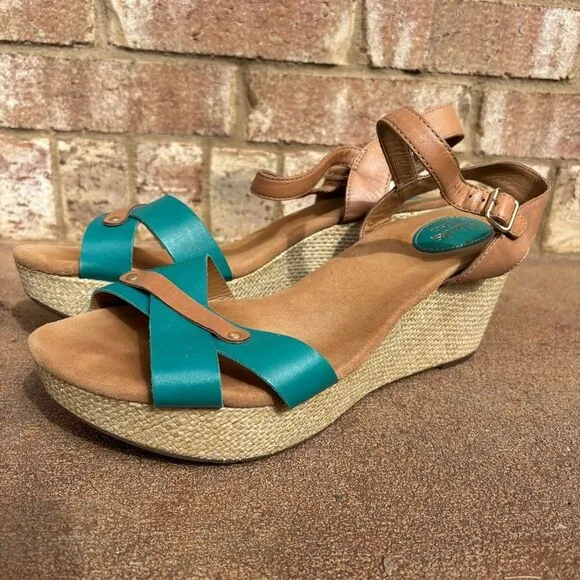 Clarks Artisan Leather Wedge Sandals Caslynn Regina Size 11 W Turquoise Beige