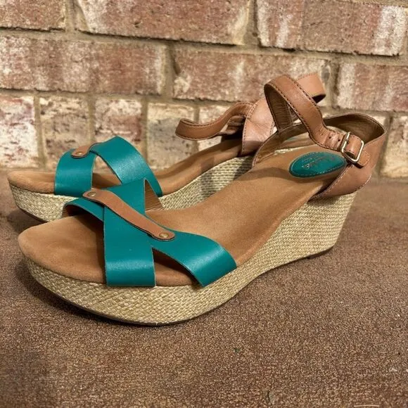 Clarks Artisan Leather Wedge Sandals Caslynn Regina Size 11 W Turquoise Beige