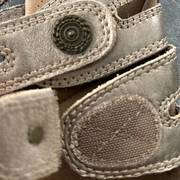 Clarks Leisa Grace Slide Sandals