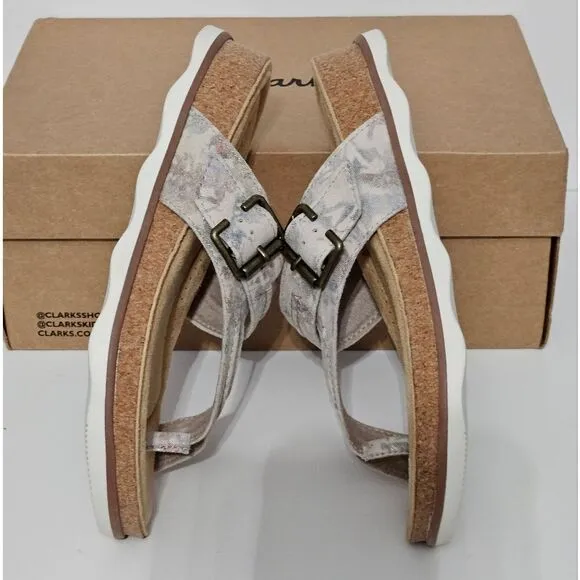 Clarks, womens, adorable floral print sandals. NIB-Size 7.5