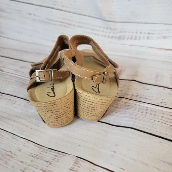 Clark's Women's Alto Disco Tan Wedge Sandals Size 9