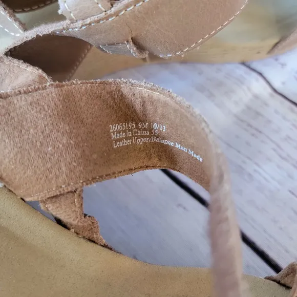 Clark's Women's Alto Disco Tan Wedge Sandals Size 9