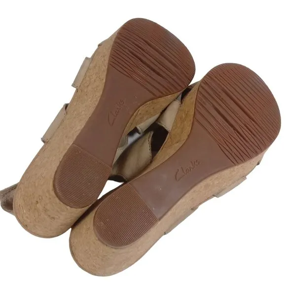 Clarks Women's Annadel Bari Sand Leather Nubuck Wedge Open Toe Sandals Size 7.5M