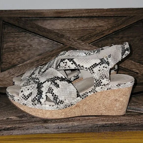 Clarks Womens Annadel Rayna Wedge Heel Sandal Taupe Synthetic Snake Print Size 8