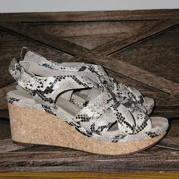 Clarks Womens Annadel Rayna Wedge Heel Sandal Taupe Synthetic Snake Print Size 8
