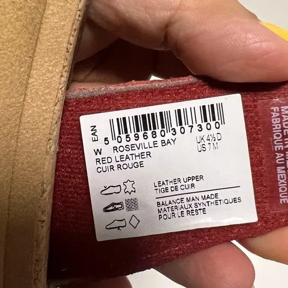 Clarks, Women’s Roseville Bay Leather Sandal - Red Leather. Size: 7 M (US). NIB