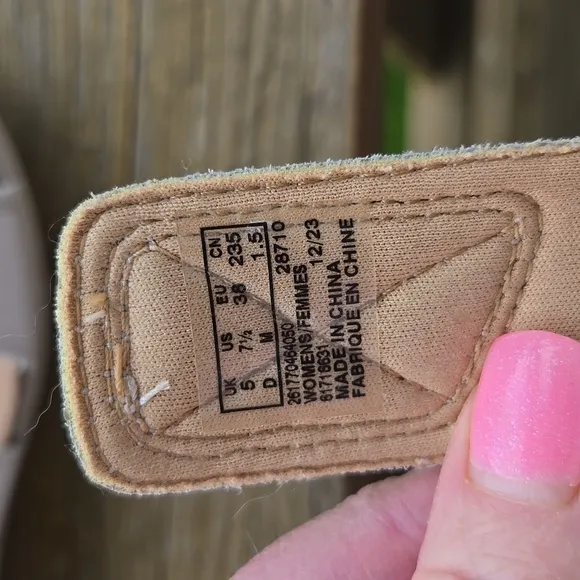 Clarks Women's White Velcro Adjustable Sandals 7.5 Ultimate Comfort