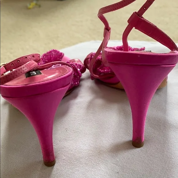 CLAUDIA CIUTI fuchsia satin embellished sandals