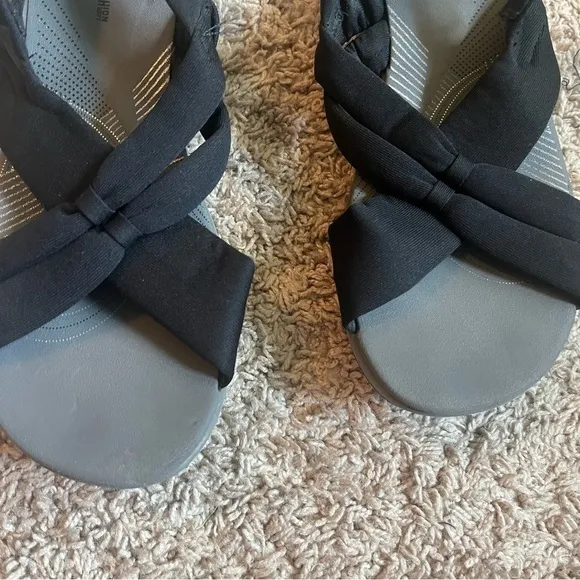 Cloudsteppers by Clark’s comfy cute black sandals