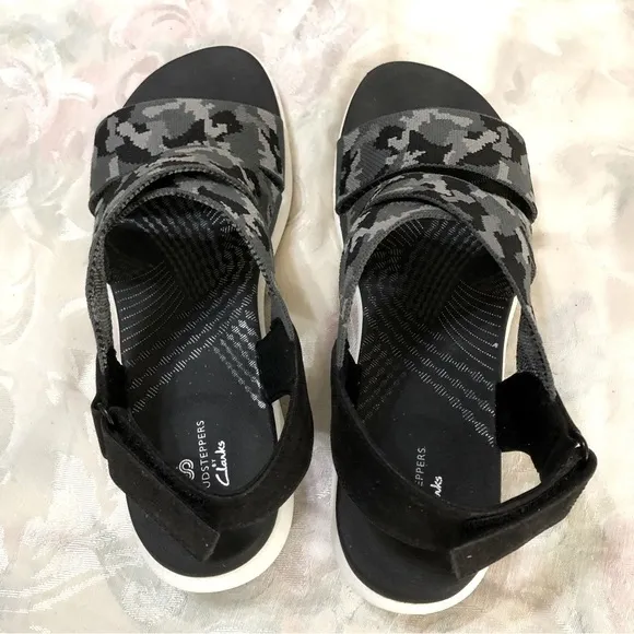 Cloudsteppers by Clarks Womens Mira Lily Adjustable Black Grey Camo Sandals 10