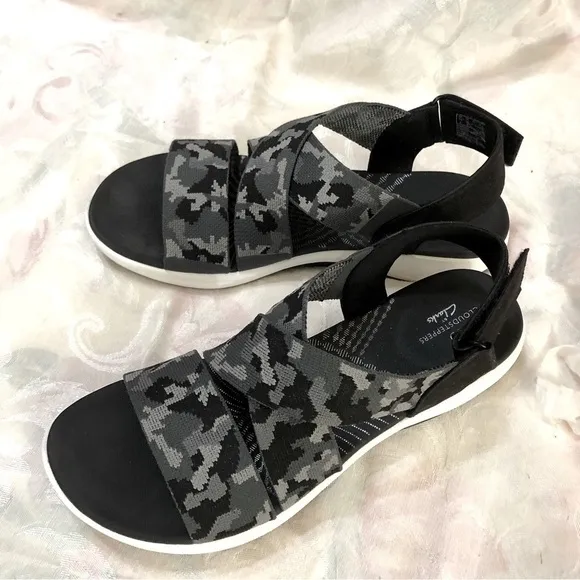Cloudsteppers by Clarks Womens Mira Lily Adjustable Black Grey Camo Sandals 10