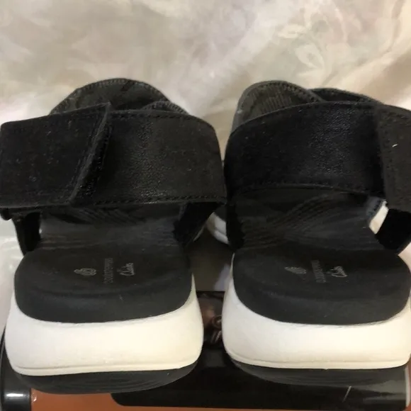 Cloudsteppers by Clarks Womens Mira Lily Adjustable Black Grey Camo Sandals 10