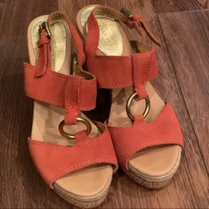 Coach coral sandals size 6 GUC