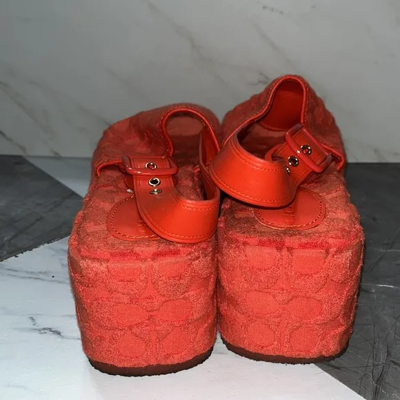 Coach noelle terrycloth platform sandal sz 8.5. (N21)