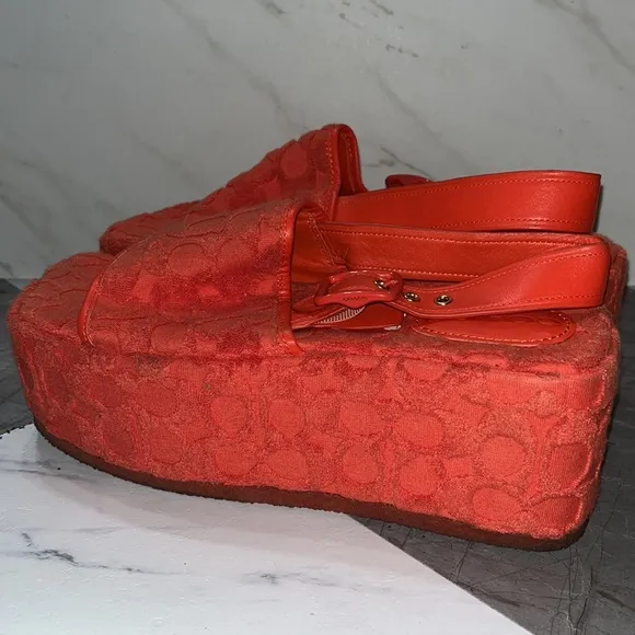 Coach noelle terrycloth platform sandal sz 8.5. (N21)